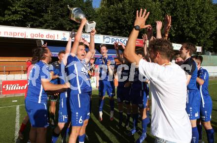 Fussball Kaerntner Liga. SAK gegen Treibach.   Meisterjubel Treibach. KLagenfurt, am 26.6.2021.
Foto: Kuess
---
pressefotos, pressefotografie, kuess, qs, qspictures, sport, bild, bilder, bilddatenbank