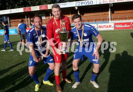 Fussball Kaerntner Liga. SAK gegen Treibach.   Meisterjubel Treibach.  Arno Paul Kozelsky, Rene Obmann, Hanno Ulrich Wachernig. KLagenfurt, am 26.6.2021.
Foto: Kuess
---
pressefotos, pressefotografie, kuess, qs, qspictures, sport, bild, bilder, bilddatenbank