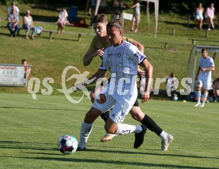 Fussball. Freundschaftsspiel. Koettmannsdorf gegen Austria Klagenfurt.   Nicolas Manuel Modritz (Koettmannsdorf),  Patrick Greil (Klagenfurt). Klagenfurt, am 28.6.2021.
Foto: Kuess
www.qspictures.net
---
pressefotos, pressefotografie, kuess, qs, qspictures, sport, bild, bilder, bilddatenbank