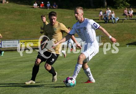 Fussball. Freundschaftsspiel. Koettmannsdorf gegen Austria Klagenfurt.   Nace Erzen (Koettmannsdorf), Christopher Brian Cvetko  (Klagenfurt). Klagenfurt, am 28.6.2021.
Foto: Kuess
www.qspictures.net
---
pressefotos, pressefotografie, kuess, qs, qspictures, sport, bild, bilder, bilddatenbank