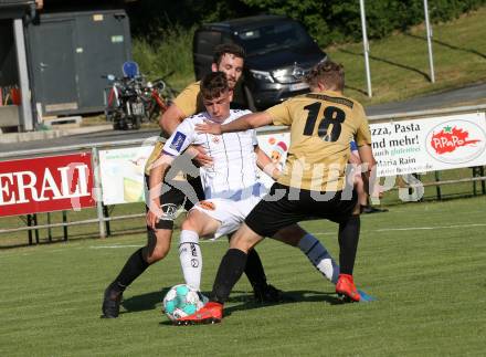 Fussball. Freundschaftsspiel. Koettmannsdorf gegen Austria Klagenfurt.   Fabian Janschitz, Lukas Valentin Perdacher (Koettmannsdorf), Tim Maciejewski  (Klagenfurt). Klagenfurt, am 28.6.2021.
Foto: Kuess
www.qspictures.net
---
pressefotos, pressefotografie, kuess, qs, qspictures, sport, bild, bilder, bilddatenbank