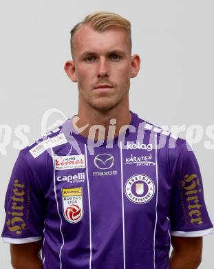 Fussball. Bundesliga. Austria Klagenfurt. Mannschaftsfototermin. Portrait.  Benjamin Hadzic. Klagenfurt, am 8.7.2021.
Foto: Kuess
www.qspictures.net
---
pressefotos, pressefotografie, kuess, qs, qspictures, sport, bild, bilder, bilddatenbank