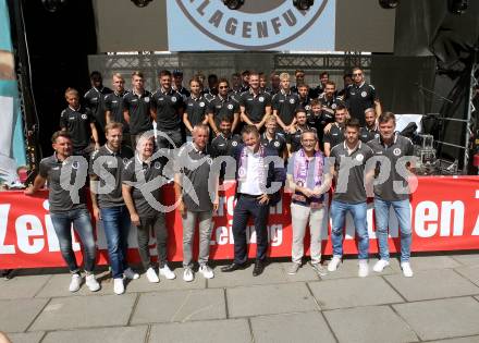 Fussball. Bundesliga. Austria Klagenfurt. Aufstiegsfeier. Mannschaftspraesentation. Klagenfurt, am 10.7.2021.
Foto: Kuess
www.qspictures.net
---
pressefotos, pressefotografie, kuess, qs, qspictures, sport, bild, bilder, bilddatenbank