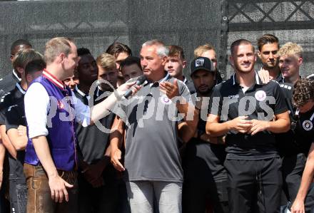 Fussball. Bundesliga. Austria Klagenfurt. Meisterfeier. Mannschaftspraesentation. Christian Rosenzopf, Trainer Peter Pacult, Turgay Gemicibasi . Klagenfurt, am 10.7.2021.
Foto: Kuess
www.qspictures.net
---
pressefotos, pressefotografie, kuess, qs, qspictures, sport, bild, bilder, bilddatenbank