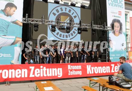 Fussball. Bundesliga. Austria Klagenfurt. Aufstiegsfeier. Mannschaftspraesentation. Klagenfurt, am 10.7.2021.
Foto: Kuess
www.qspictures.net
---
pressefotos, pressefotografie, kuess, qs, qspictures, sport, bild, bilder, bilddatenbank