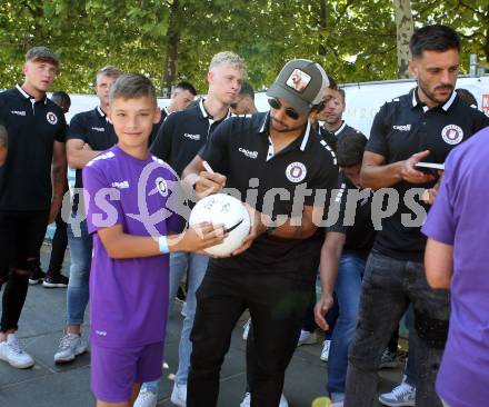 Fussball. Bundesliga. Austria Klagenfurt. Aufstiegsfeier. Mannschaftspraesentation. Maximiliano Moreira . Klagenfurt, am 10.7.2021.
Foto: Kuess
www.qspictures.net
---
pressefotos, pressefotografie, kuess, qs, qspictures, sport, bild, bilder, bilddatenbank