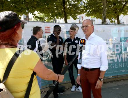 Fussball. Bundesliga. Austria Klagenfurt. Aufstiegsfeier. Mannschaftspraesentation. Herbert Matschek . Klagenfurt, am 10.7.2021.
Foto: Kuess
www.qspictures.net
---
pressefotos, pressefotografie, kuess, qs, qspictures, sport, bild, bilder, bilddatenbank