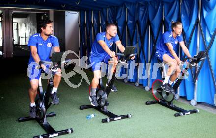 Fussball Bundesliga Testspiel Austria Klagenfurt.  Maximiliano Moreira, Turgay Gemicibasi, Patrick Greil. Klagenfurt, am 19.7.2021.
Foto: Kuess
www.qspictures.net
---
pressefotos, pressefotografie, kuess, qs, qspictures, sport, bild, bilder, bilddatenbank