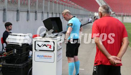 Fussball Bundesliga Testspiel Austria Klagenfurt. Test VAR. Video Assistant Referee. Schiedsrichter Thomas Froehlacher. Klagenfurt, am 19.7.2021.
Foto: Kuess
www.qspictures.net
---
pressefotos, pressefotografie, kuess, qs, qspictures, sport, bild, bilder, bilddatenbank