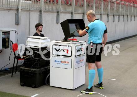 Fussball Bundesliga Testspiel Austria Klagenfurt. Test VAR. Video Assistant Referee. Schiedsrichter Thomas Froehlacher. Klagenfurt, am 19.7.2021.
Foto: Kuess
www.qspictures.net
---
pressefotos, pressefotografie, kuess, qs, qspictures, sport, bild, bilder, bilddatenbank