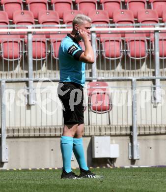 Fussball Bundesliga Testspiel Austria Klagenfurt. Test VAR. Video Assistant Referee. Schiedsrichter Thomas Froehlacher. Klagenfurt, am 19.7.2021.
Foto: Kuess
www.qspictures.net
---
pressefotos, pressefotografie, kuess, qs, qspictures, sport, bild, bilder, bilddatenbank