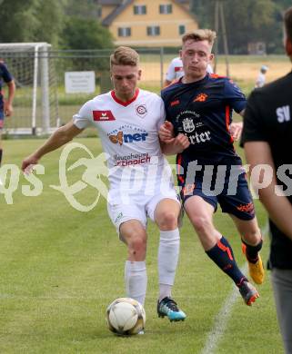 Fussball Kaerntner Liga. Maria Saal gegen Kraig.  Jon Benkovic (Maria Saal),   Martin Franz Alexander Lamzari (Kraig). Maria Saal, am 24.7.2021.
Foto: Kuess
---
pressefotos, pressefotografie, kuess, qs, qspictures, sport, bild, bilder, bilddatenbank