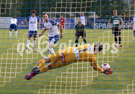 Fussball Regionalliga. SK Treibach gegen Ried Amateure (Junge Wikinger Ried). Kevin Vaschauner,  (Treibach), Patrick Moser  (Ried), Treibach, am 23.7.2021.
Foto: Kuess
www.qspictures.net
---
pressefotos, pressefotografie, kuess, qs, qspictures, sport, bild, bilder, bilddatenbank