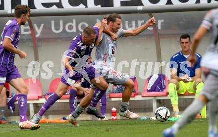 Fussball. Bundesliga. SK Austria Klagenfurt gegen WAC. Turgay Gemicibasi,  (Klagenfurt), Christopher Wernitznig  (WAC). Klagenfurt, am 25.7.2021.
Foto: Kuess
www.qspictures.net
---
pressefotos, pressefotografie, kuess, qs, qspictures, sport, bild, bilder, bilddatenbank