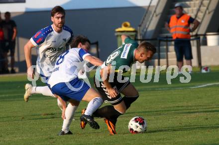 Fussball Regionalliga. SK Treibach gegen Ried Amateure (Junge Wikinger Ried).  David Armin Hude (Treibach),  Manuel Kerhe (Ried), Treibach, am 23.7.2021.
Foto: Kuess
---
pressefotos, pressefotografie, kuess, qs, qspictures, sport, bild, bilder, bilddatenbank