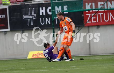 Fussball. Bundesliga. SK Austria Klagenfurt gegen WAC.  Kosmas Gkezos,  (Klagenfurt), Manuel Kuttin  (WAC). Klagenfurt, am 25.7.2021.
Foto: Kuess
www.qspictures.net
---
pressefotos, pressefotografie, kuess, qs, qspictures, sport, bild, bilder, bilddatenbank