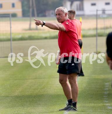 Fussball Kaerntner Liga. Maria Saal gegen Kraig. Trainer Hans Groess  (Maria Saal). Maria Saal, am 24.7.2021.
Foto: Kuess
---
pressefotos, pressefotografie, kuess, qs, qspictures, sport, bild, bilder, bilddatenbank