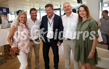 Fussball. Bundesliga. SK Austria Klagenfurt gegen WAC.  Waltraud und Dietmar Riegler, Buergermeister Christian Scheider, Harald Gaertner. Klagenfurt, am 25.7.2021.
Foto: Kuess
www.qspictures.net
---
pressefotos, pressefotografie, kuess, qs, qspictures, sport, bild, bilder, bilddatenbank