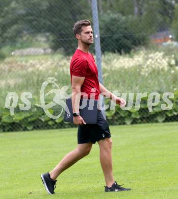 Fussball 1. Klasse B. Kleinkirchheim gegen Velden. Trainer Marcel Guenther Kuster  (Velden). Kleinkirchheim, am 25.7.2021.
Foto: Kuess
---
pressefotos, pressefotografie, kuess, qs, qspictures, sport, bild, bilder, bilddatenbank