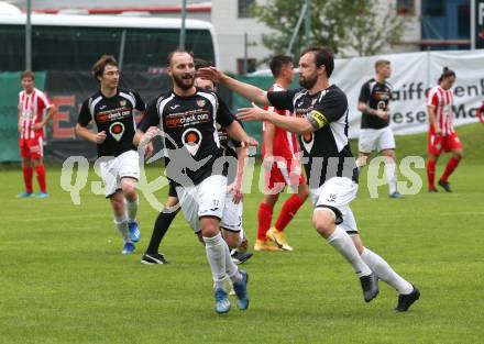 Fussball. Karntner Liga. Gmuend gegen KAC 1909.  Torjubel Andreas Marco Allmayer, Udo Gasser (Gmuend),   (KAC). Gmuend, 31.7.2021.
Foto: Kuess
---
pressefotos, pressefotografie, kuess, qs, qspictures, sport, bild, bilder, bilddatenbank