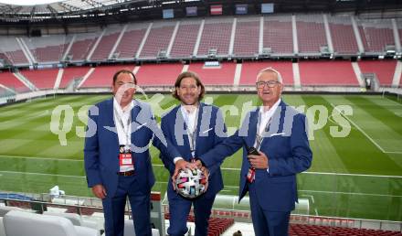 Fussball. Testspiel. Real Madrid gegen AC Milan.  Markus Paheiner, Marko Loibnegger, Gerhard Stary. Klagenfurt Woerthersee Stadion, am 8.8.2021.
Foto: Kuess
www.qspictures.net
---
pressefotos, pressefotografie, kuess, qs, qspictures, sport, bild, bilder, bilddatenbank