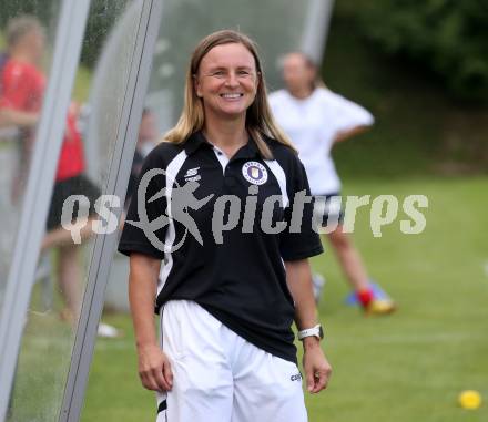 Frauenfussball. Kaerntner Frauen Liga. SK Austria Klagenfurt gegen SG ATUS Ferlach/DSG Ferlach.  Co-Trainerin Sabina DâAngelo (Klagenfurt). Koettmannsdorf, am 8.8.2021.
Foto: Kuess
www.qspictures.net
---
pressefotos, pressefotografie, kuess, qs, qspictures, sport, bild, bilder, bilddatenbank