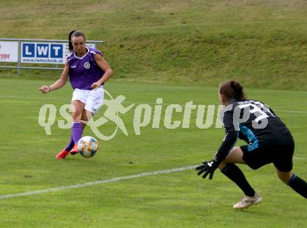 Frauenfussball. Kaerntner Frauen Liga. SK Austria Klagenfurt gegen SG ATUS Ferlach/DSG Ferlach. Lara Vadlau  (Klagenfurt), Nadja Hehle (SG ATUS Ferlach/DSG Ferlach). Koettmannsdorf, am 8.8.2021.
Foto: Kuess
www.qspictures.net
---
pressefotos, pressefotografie, kuess, qs, qspictures, sport, bild, bilder, bilddatenbank