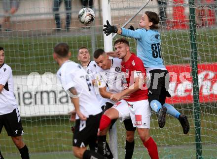 Fussball Regionalliga. SV Spittal gegen Gurten. Aric Leon Haimburger (Spittal), Thomas Reiter  (Gurten). Spittal, 6.8.2021.
Fotos: Kuess
---
pressefotos, pressefotografie, kuess, qs, qspictures, sport, bild, bilder, bilddatenbank