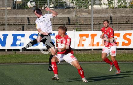 Fussball Regionalliga. SV Spittal gegen Gurten. Florian Pingist (Spittal),  Jakob Kreuzer (Gurten). Spittal, 6.8.2021.
Fotos: Kuess
---
pressefotos, pressefotografie, kuess, qs, qspictures, sport, bild, bilder, bilddatenbank