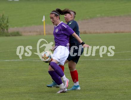 Frauenfussball. Kaerntner Frauen Liga. SK Austria Klagenfurt gegen SG ATUS Ferlach/DSG Ferlach.  Anja Veratschnig  (Klagenfurt), Michelle Schmautz  (SG ATUS Ferlach/DSG Ferlach). Koettmannsdorf, am 8.8.2021.
Foto: Kuess
www.qspictures.net
---
pressefotos, pressefotografie, kuess, qs, qspictures, sport, bild, bilder, bilddatenbank