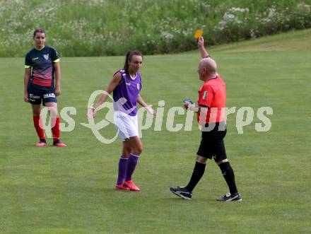 Frauenfussball. Kaerntner Frauen Liga. SK Austria Klagenfurt gegen SG ATUS Ferlach/DSG Ferlach. Gelbe Karte fuer  Lara Vadlau (Klagenfurt). Koettmannsdorf, am 8.8.2021.
Foto: Kuess
www.qspictures.net
---
pressefotos, pressefotografie, kuess, qs, qspictures, sport, bild, bilder, bilddatenbank