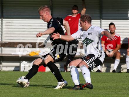 Fussball Kaerntner Liga. Bleiburg gegen St. Michael/Bl..  Rene Partl  (Bleiburg),  Georg Woschitz  (St. Michael/Bl.). Bleiburg, am 14.8.2021.
Foto: Kuess
---
pressefotos, pressefotografie, kuess, qs, qspictures, sport, bild, bilder, bilddatenbank