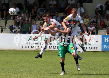 Fussball Regionalliga. WAC Amateure gegen FC Gleisdorf 09. Fabian Tauchhammer, Pascal Mueller (WAC),   Rene Radl  (Gleisdorf). St. Andrae, am 14.8.2021.
Foto: Kuess
www.qspictures.net
---
pressefotos, pressefotografie, kuess, qs, qspictures, sport, bild, bilder, bilddatenbank