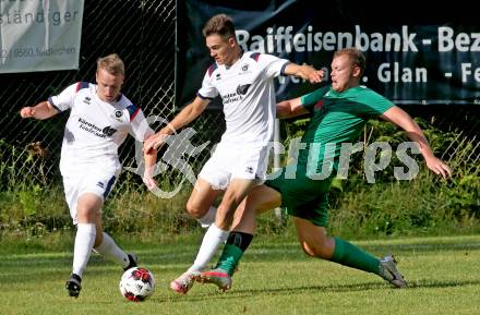 Fussball 1. KLasse C. St. Urban gegen St. Veit. Matthias Ebner  (St. Urban),   Michael Schritliser (St. Veit). St. Urban, am 15.8.2021.
Foto: Kuess
---
pressefotos, pressefotografie, kuess, qs, qspictures, sport, bild, bilder, bilddatenbank