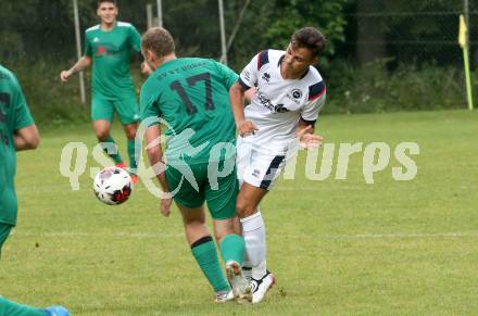 Fussball 1. KLasse C. St. Urban gegen St. Veit. Matthias Ebner  (St. Urban),   Edin Serdarevic (St. Veit). St. Urban, am 15.8.2021.
Foto: Kuess
---
pressefotos, pressefotografie, kuess, qs, qspictures, sport, bild, bilder, bilddatenbank