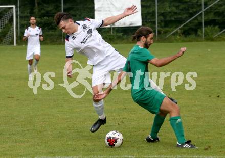 Fussball 1. KLasse C. St. Urban gegen St. Veit. Sebastian Sonvilla  (St. Urban),   Lukas Bernhard Unterweger (St. Veit). St. Urban, am 15.8.2021.
Foto: Kuess
---
pressefotos, pressefotografie, kuess, qs, qspictures, sport, bild, bilder, bilddatenbank