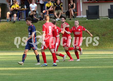 Fussball. Kaerntner Liga. ATUS Ferlach gegen Kraig.  Torjubel Stephan Buergler, (Ferlach). Ferlach, am 21.8.2021.
Foto: Kuess
www.qspictures.net
---
pressefotos, pressefotografie, kuess, qs, qspictures, sport, bild, bilder, bilddatenbank