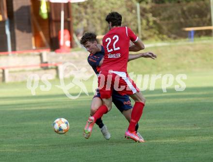 Fussball. Kaerntner Liga. ATUS Ferlach gegen Kraig. Stephan Buergler  (Ferlach), Maximilian Felsberger  (Kraig). Ferlach, am 21.8.2021.
Foto: Kuess
www.qspictures.net
---
pressefotos, pressefotografie, kuess, qs, qspictures, sport, bild, bilder, bilddatenbank