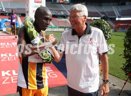 Kaernten laeuft. James Mburugu, Landeshauptmann Peter Kaiser. Velden, am 22.8.2021.
Foto: Kuess
---
pressefotos, pressefotografie, kuess, qs, qspictures, sport, bild, bilder, bilddatenbank