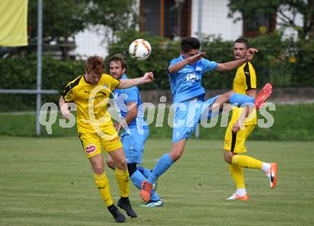 Fussball. Unterliga West. Lind gegen VSV. David Gabriel Oswald  (Lind),    Sebastian Maximilian Mauch (VSV). Lind, am 21.8.2021.
Foto: Kuess
www.qspictures.net
---
pressefotos, pressefotografie, kuess, qs, qspictures, sport, bild, bilder, bilddatenbank