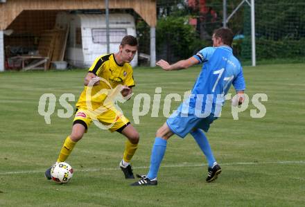 Fussball. Unterliga West. Lind gegen VSV. Lukas Gritschacher   (Lind),    Raphael Velikogne (VSV). Lind, am 21.8.2021.
Foto: Kuess
www.qspictures.net
---
pressefotos, pressefotografie, kuess, qs, qspictures, sport, bild, bilder, bilddatenbank