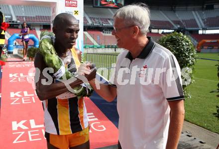 Kaernten laeuft. James Mburugu, Landeshauptmann Peter Kaiser. Velden, am 22.8.2021.
Foto: Kuess
---
pressefotos, pressefotografie, kuess, qs, qspictures, sport, bild, bilder, bilddatenbank