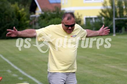 Fussball. Unterliga West. Lind gegen VSV.  Trainer Franz Josef Rainer  (Lind). Lind, am 21.8.2021.
Foto: Kuess
www.qspictures.net
---
pressefotos, pressefotografie, kuess, qs, qspictures, sport, bild, bilder, bilddatenbank