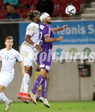 Fussball. Bundesliga. SK Austria Klagenfurt gegen WSG Tirol. Markus Pink,  (Klagenfurt), Maxime Awoudja (Tirol). Klagenfurt, am 28.8.2021.
Foto: Kuess
www.qspictures.net
---
pressefotos, pressefotografie, kuess, qs, qspictures, sport, bild, bilder, bilddatenbank