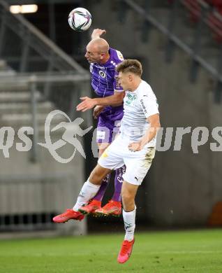 Fussball. Bundesliga. SK Austria Klagenfurt gegen WSG Tirol.  Nicolas Wimmer  (Klagenfurt), Tobias Anselm (Tirol). Klagenfurt, am 28.8.2021.
Foto: Kuess
www.qspictures.net
---
pressefotos, pressefotografie, kuess, qs, qspictures, sport, bild, bilder, bilddatenbank