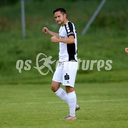 Fussball Kaerntner Liga. St. Andrae/WAC Juniors gegen Feldkirchen. Torjubel  Kevin Alfons Bretis,  (Feldkirchen). St. Andrae, am 27.8.2021.
Foto: Kuess
---
pressefotos, pressefotografie, kuess, qs, qspictures, sport, bild, bilder, bilddatenbank