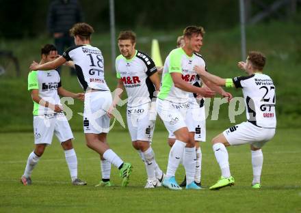 Fussball Kaerntner Liga. St. Andrae/WAC Juniors gegen Feldkirchen. Torjubel Sebastian Schmid, Kevin Alfons Bretis, Adriano Bilandzija, Martin Hinteregger, David Tamegger, Michael Groinig (Feldkirchen). St. Andrae, am 27.8.2021.
Foto: Kuess
---
pressefotos, pressefotografie, kuess, qs, qspictures, sport, bild, bilder, bilddatenbank