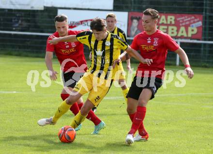 Fussball. 1. KLasse B. Maria Gail gegen Rothenthurn. Dario Drmac, Luca Erwin Jost  (Maria Gail), Fabio Norbert Daxer  (Rothenthurn). Maria Gail, am 29.8.2021.
Foto: Kuess
---
pressefotos, pressefotografie, kuess, qs, qspictures, sport, bild, bilder, bilddatenbank