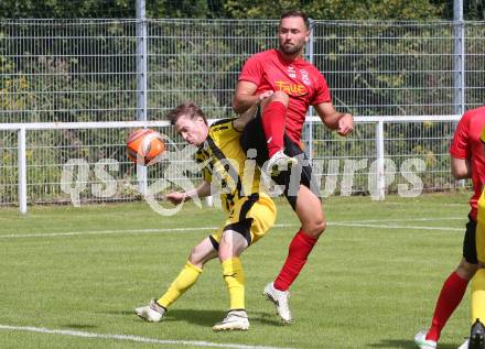 Fussball. 1. KLasse B. Maria Gail gegen Rothenthurn. Klemen Velic (Maria Gail), Grega Gorisek  (Rothenthurn). Maria Gail, am 29.8.2021.
Foto: Kuess
---
pressefotos, pressefotografie, kuess, qs, qspictures, sport, bild, bilder, bilddatenbank