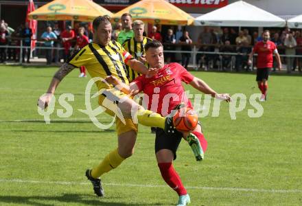 Fussball. 1. KLasse B. Maria Gail gegen Rothenthurn. Dario Drmac (Maria Gail),   Andreas Kampitsch  (Rothenthurn). Maria Gail, am 29.8.2021.
Foto: Kuess
---
pressefotos, pressefotografie, kuess, qs, qspictures, sport, bild, bilder, bilddatenbank